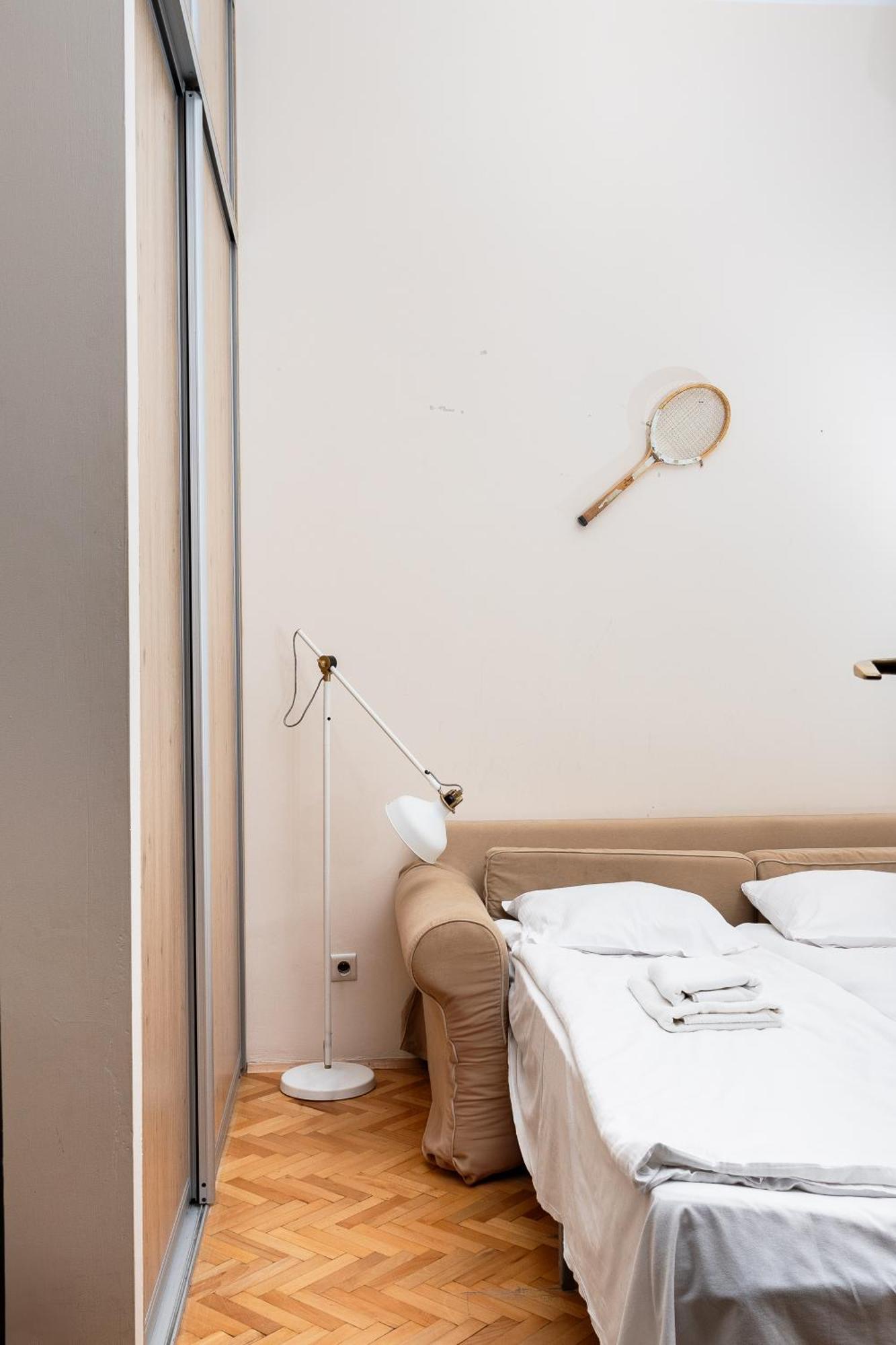 Apartment Homely 4 Bedroom - Old Town - By Upstairs Krakau